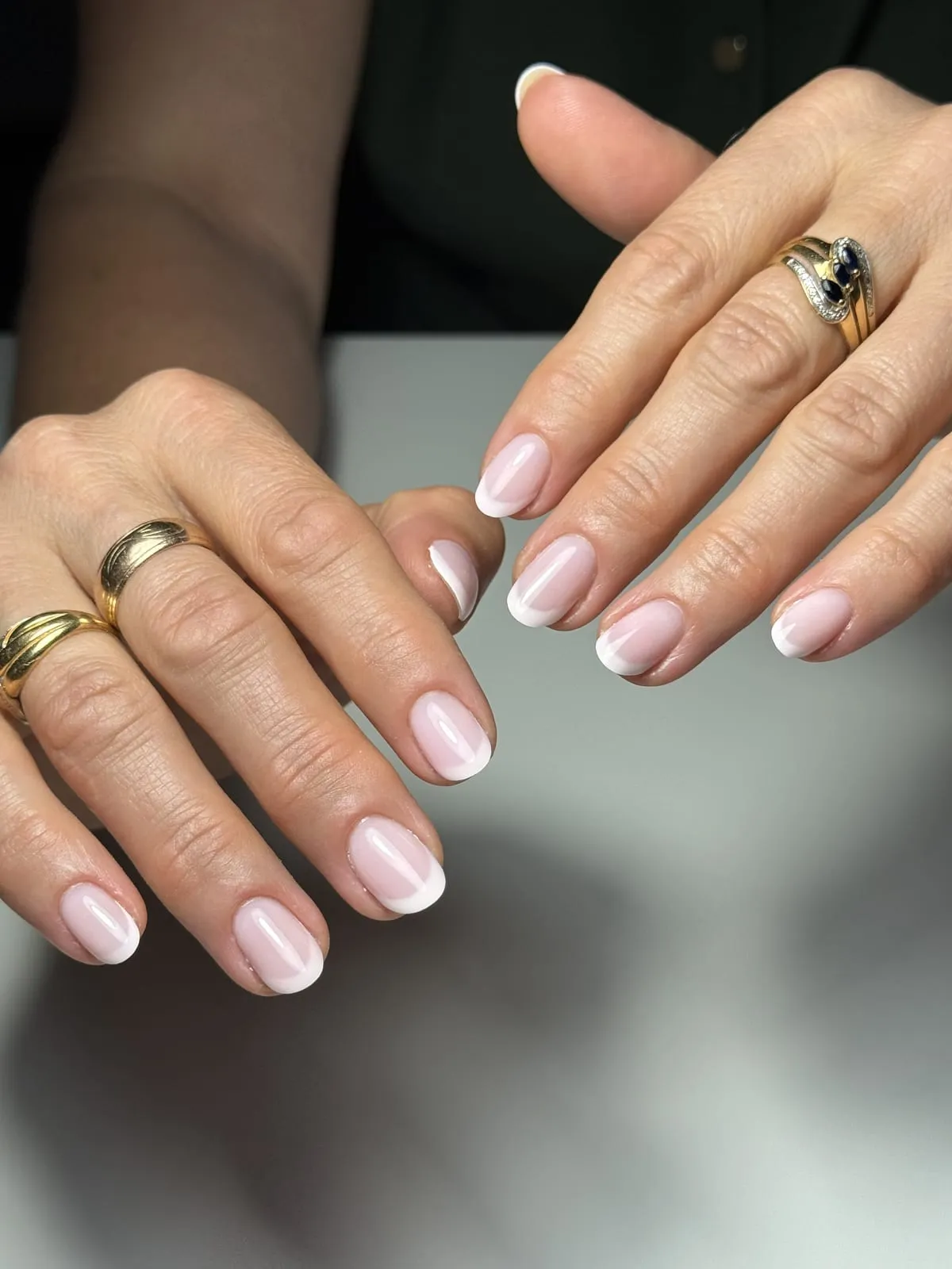 French nude délicate réalisée par Fée des Ongles
